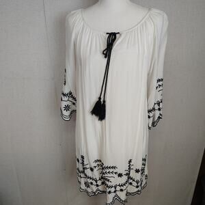 Chic Connection Large White Black Embroidered Peasant Tunic Boho Tassel Top
